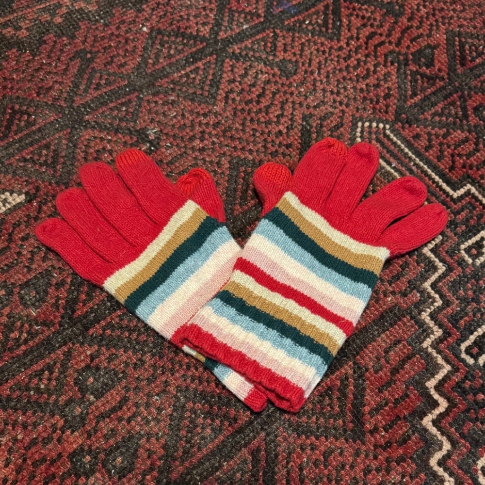 GAP Red Striped Gloves